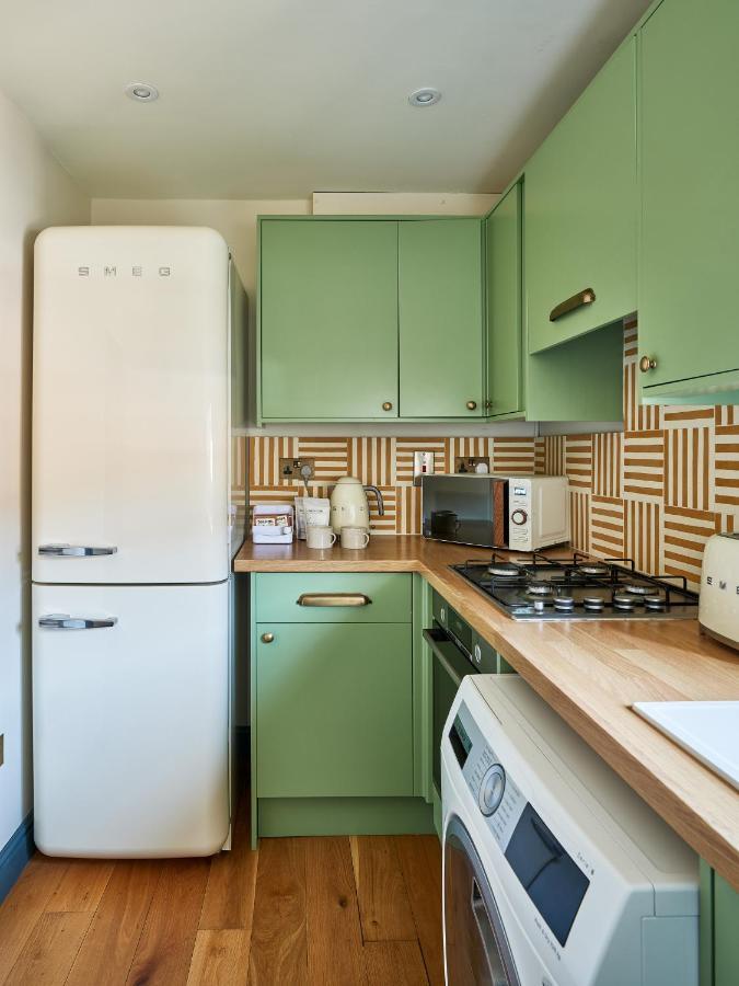 Townhouse Suites- Abbey Row Малмсбери Экстерьер фото